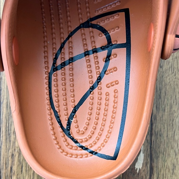Basketball Crocs - Picture 5 of 6